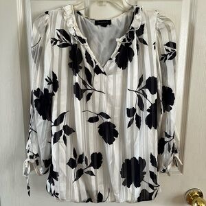 Navy & White Floral V-Neck Blouse